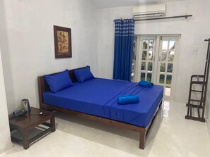 Habitación doble clásica, vista al océano | Tabla de planchar con plancha y wifi gratis 