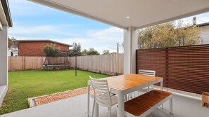 Outdoor dining - Taigh Na Mara in Ventnor (Ventnor)