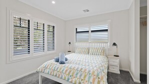 5 bedrooms, iron/ironing board, travel cot, Internet - Taigh Na Mara in Ventnor (Ventnor)