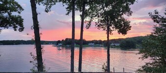 "Views to die for"/Family Friendly/Near HFB/ Dock/Kayaks/Patio/Deck/Grill/GmRm