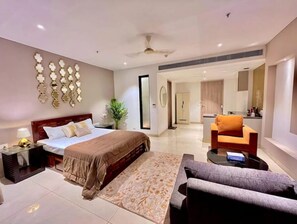 1 bedroom, iron/ironing board, WiFi, bed sheets - Luxe heaven Heights 15th Patio (Gurugram)