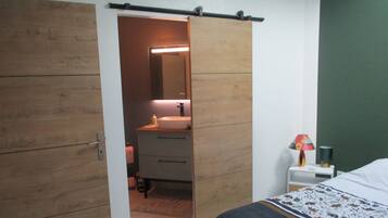 3 camere, ferro/asse da stiro, Wi-Fi, lenzuola