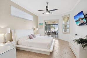 3 habitaciones, tabla de planchar con plancha y cuna de viaje 