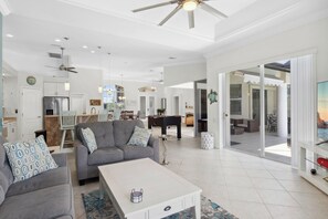 Smart TV, lareira, pebolim