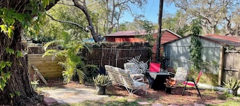 Gulf Side Getaway near Downtown Beaches