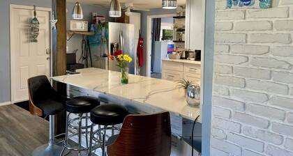 Gulf Side Getaway near Downtown Beaches