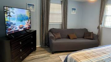 Iron/ironing board, free WiFi