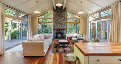 Peaceful Outlook - Hatepe Holiday Home