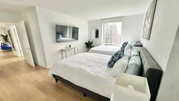 2 slaapkamers, een strijkplank/strijkijzer, reisbedje, wifi