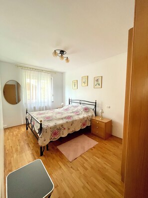 2 Schlafzimmer, Bügeleisen/Bügelbrett, kostenloses WLAN, Bettwäsche