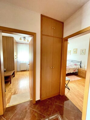2 Schlafzimmer, Bügeleisen/Bügelbrett, kostenloses WLAN, Bettwäsche
