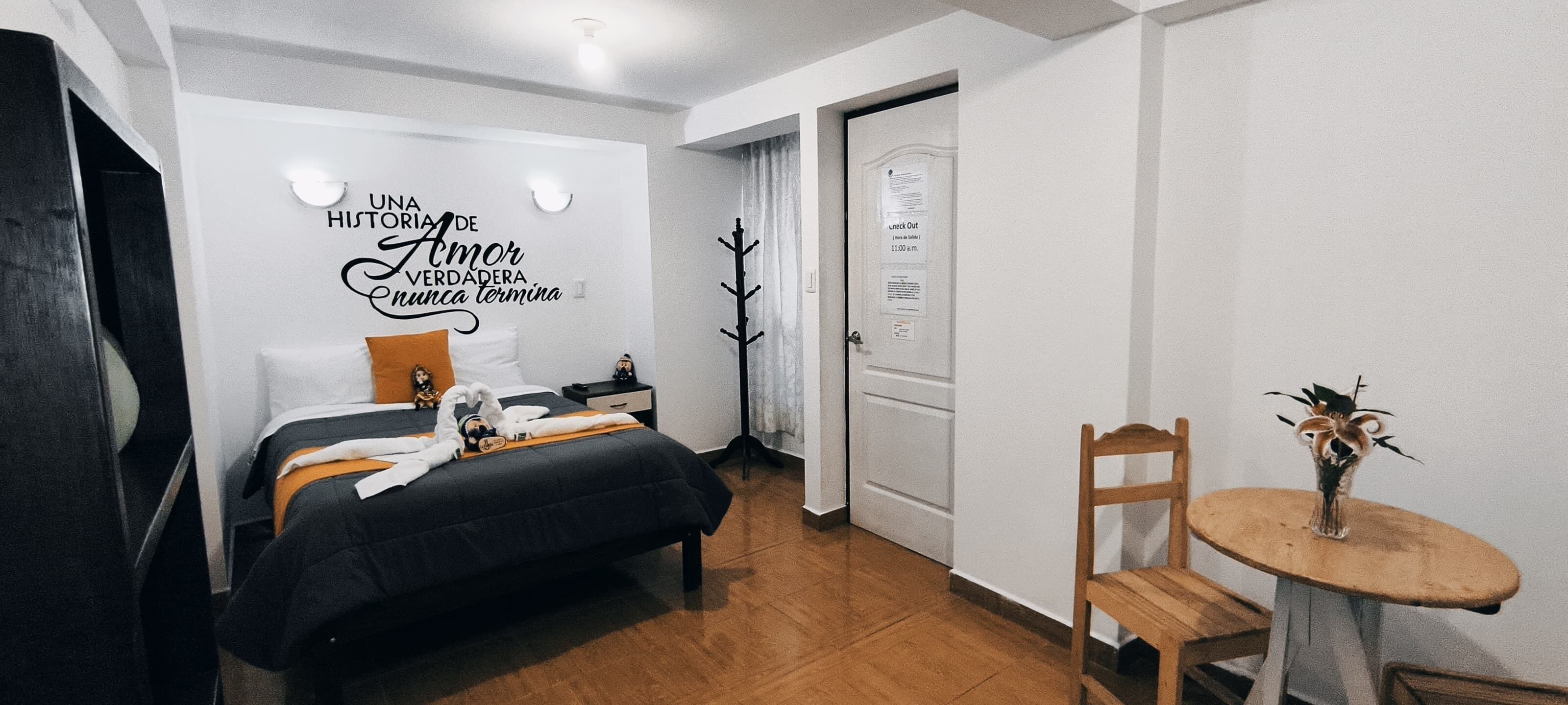 Desk, free WiFi, bed sheets