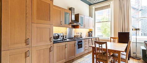 Fridge, microwave, oven, dishwasher