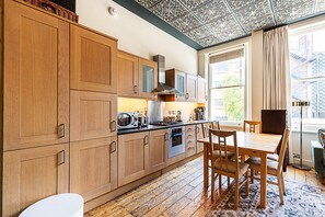 Fridge, microwave, oven, dishwasher