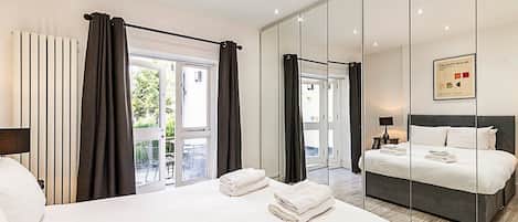 2 bedrooms, desk, iron/ironing board, Internet