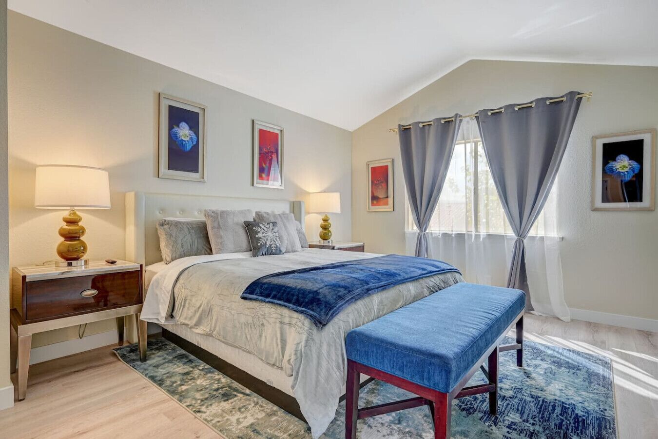 Desk, iron/ironing board, travel cot, WiFi