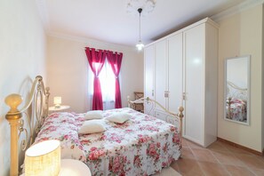 2 dormitoris, planxa i posts de planxar, wifi gratuïta i roba de llit 