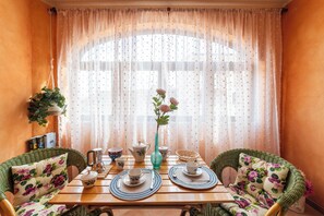 Dining - Mricky House - Two Bedroom Apartment, Sleeps 4 (Cabras)