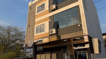 Fachada de la propiedad