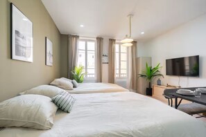 2 bedrooms, desk, iron/ironing board, travel crib