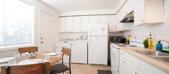 Charming 2B1B 1 King 1Queen#Remodeled#Wifi#Parking