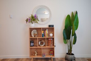 Interior - Charming 2B1B 1 King 1Queen#Remodeled#Wifi#Parking (Everett)