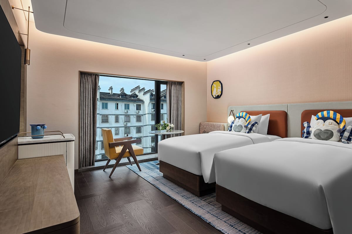 Standard Room, 2 Twin Beds | Premium bedding, laptop workspace, blackout drapes, soundproofing