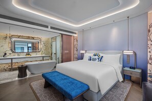 Premium bedding, laptop workspace, blackout curtains - voco Xitang by IHG (Jiaxing)