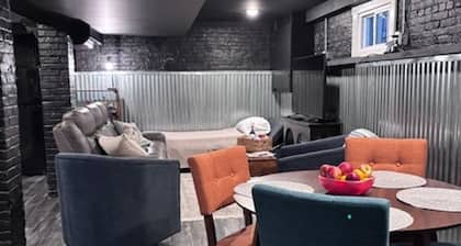 Chic 1-bedroom apartment with WiFi, AC in vibrant Jersey City close to NYC