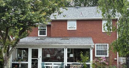 Two bedrooms in New Kensington with Shuttle to Airport, US Open, Concierge Svc