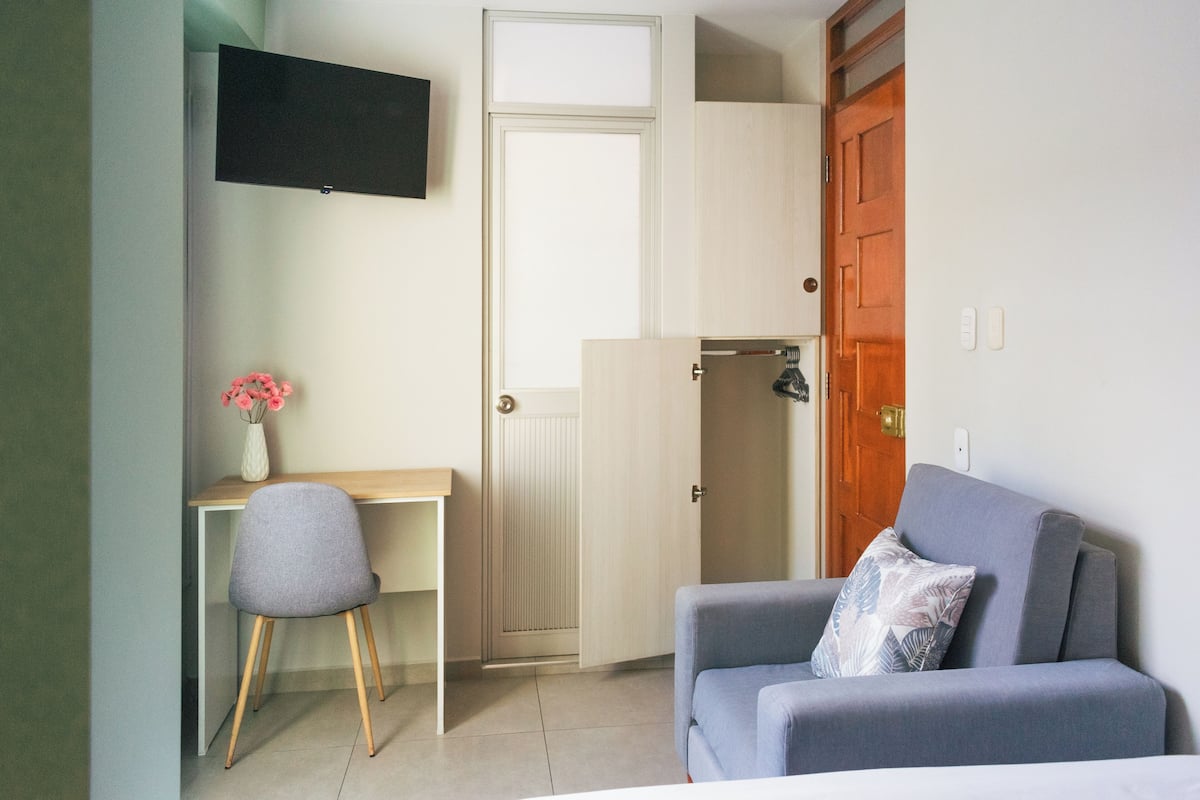 Habitación doble estándar | Escritorio, espacio para trabajar con laptop y wifi gratis