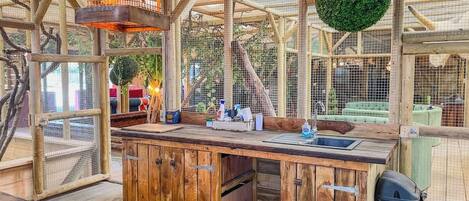 المنشأة من الداخل