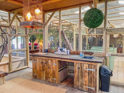 Drumcoltran Cabin - Puppy Lounge, arcades, games room