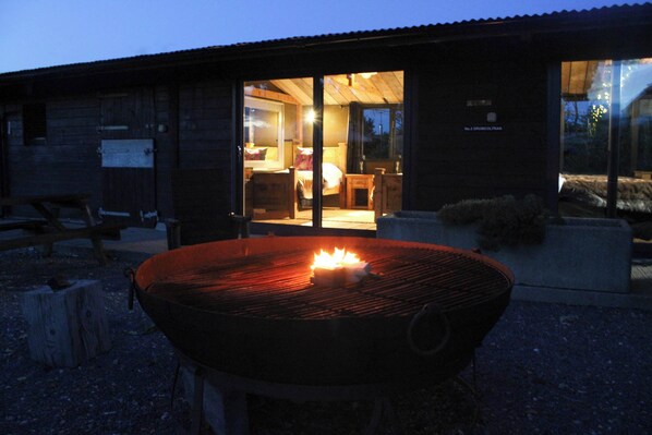 Terrace/patio - Puppy Lounge, Games Room, Arcades | Cabin Escape (Faldingworth)