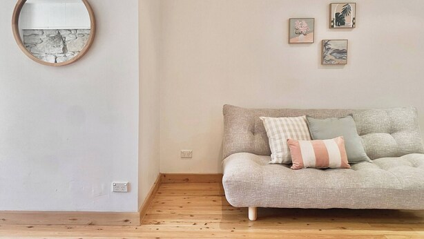 Living area - Prime Location Unit AC And Parking (Sydney)