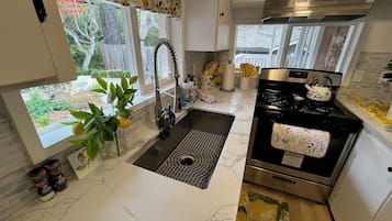 Kühlschrank, Ofen, Herdplatte, Geschirrspüler