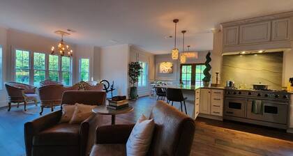 Narnia House - Pickleball Court - CS Lewis Retreat