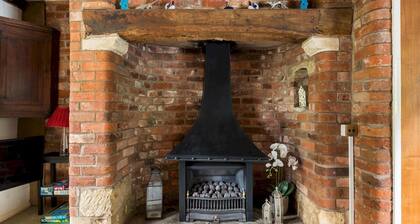 Pass the Keys | Dara Cottage | 16th Century Thatched Cottage