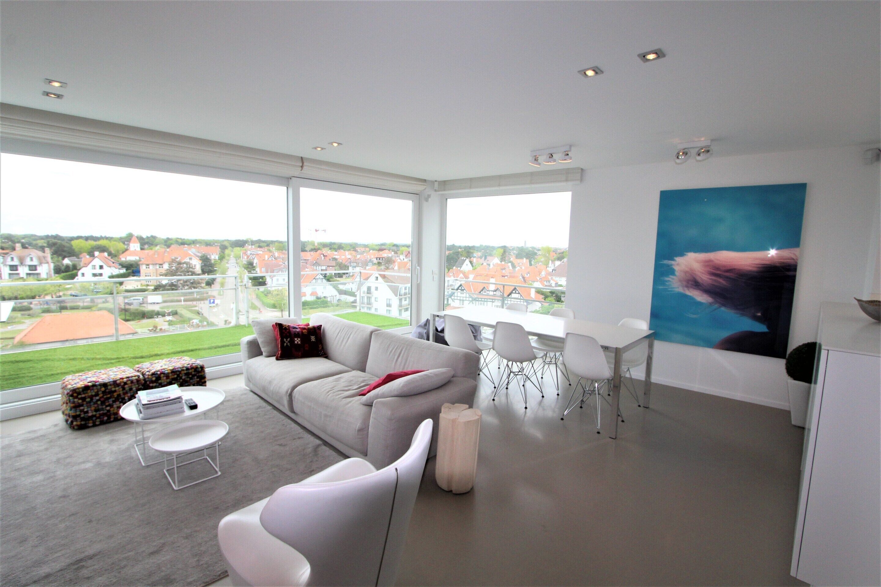 Apartment | Living room | Fireplace