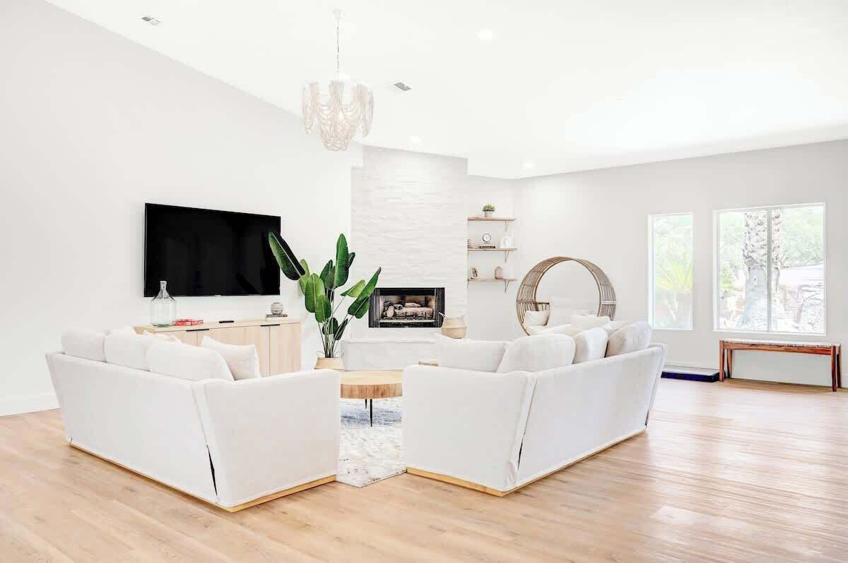 Smart TV, fireplace, video games, offices