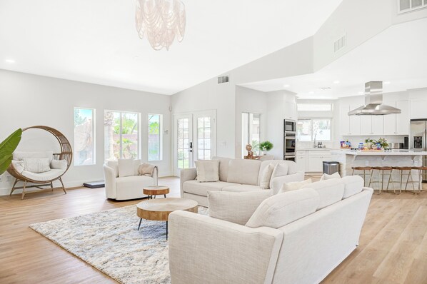 Smart TV, fireplace, books, video library