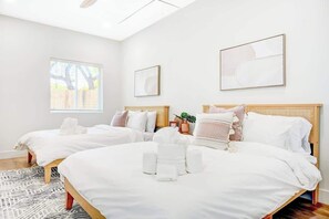 8 bedrooms, desk, iron/ironing board, travel cot
