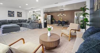 Hot tub - Pool - Firepit - Game Room - Sleeps 14 - Hemet Summer Retreat!