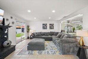 スマートテレビ、暖炉、テレビゲーム