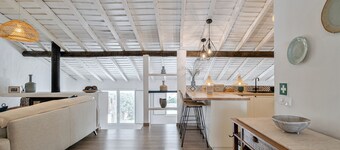 Teal and Green-Alqueva Country House. In Amieira, just a few steps from Lake Alqueva