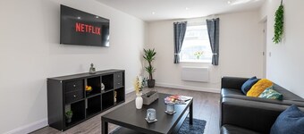 4BR New Build - Near Ferry Port - Great for Groups