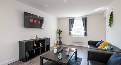 4BR New Build - Near Ferry Port - Great for Groups