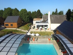 Apartment | Pool | Indoor pool, outdoor pool - Beautiful Family Apartment in Amboise (Amboise)