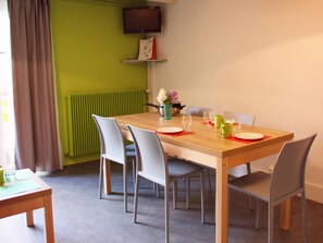 Apartment | Dining