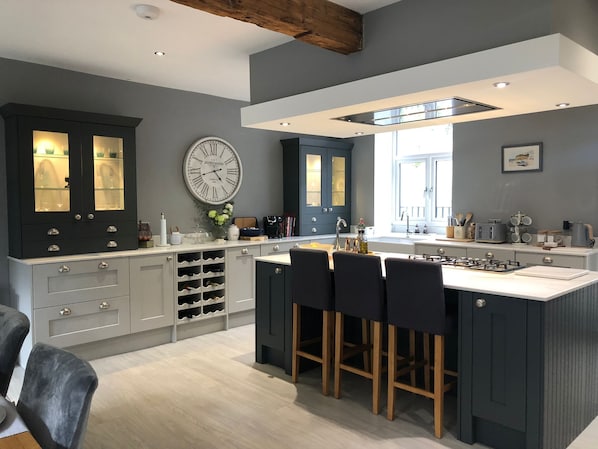 Private kitchen - Substantial mill conversion in the heart of the Pennines (Todmorden)